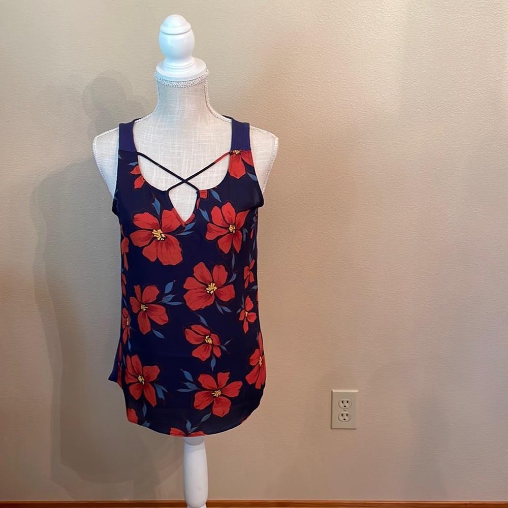 Fortune & Ivy Stitchfix Kason Split Neck Blouse Floral size small